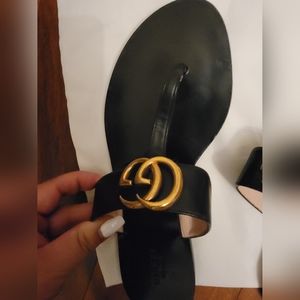 Gucci Leather thong sandal